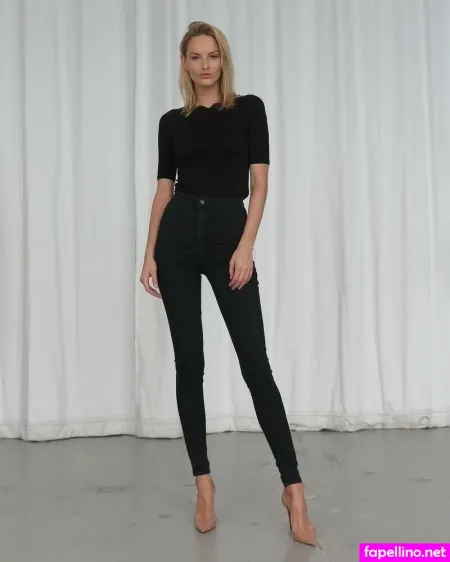 Michaela Kocianova OnlyFans Thumbnail #Kn7U33ESmL