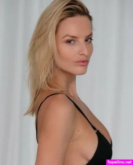 Michaela Kocianova OnlyFans Thumbnail #MQs82cpayL