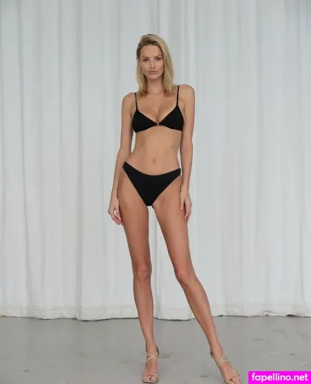 Michaela Kocianova OnlyFans Thumbnail #f2CBtkIt4x