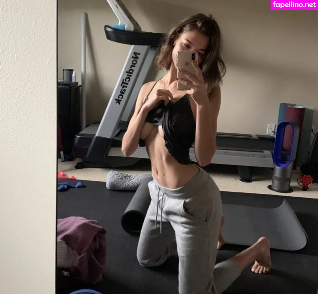 Schlaman, michelle_ellyse Nude Leaked OnlyFans Photo #5CH4E0FCFE