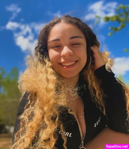 Michelle Jones OnlyFans Thumbnail #SdT9JYxPXl