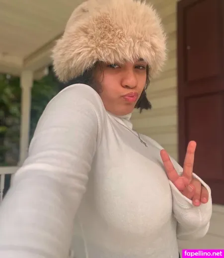 Michelle Jones OnlyFans Thumbnail #sXABCg9wDz