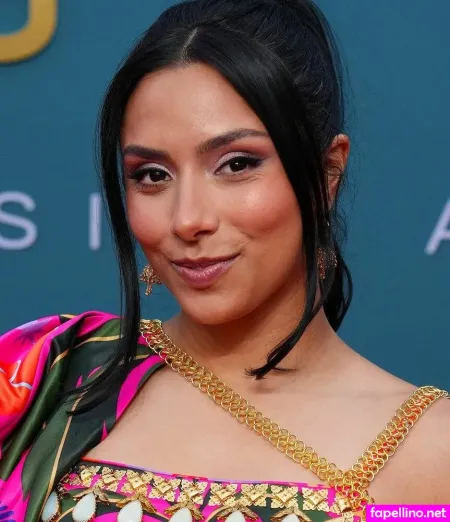 Michelle Khare OnlyFans Thumbnail #1KHoPgv7TA