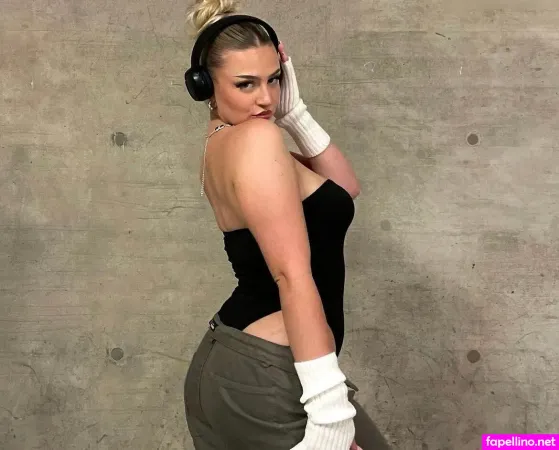 Michelle Knaub OnlyFans Thumbnail #QuZLG04KeN