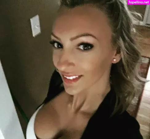 Michelle Pimer OnlyFans Thumbnail #r0w4WkuZBt