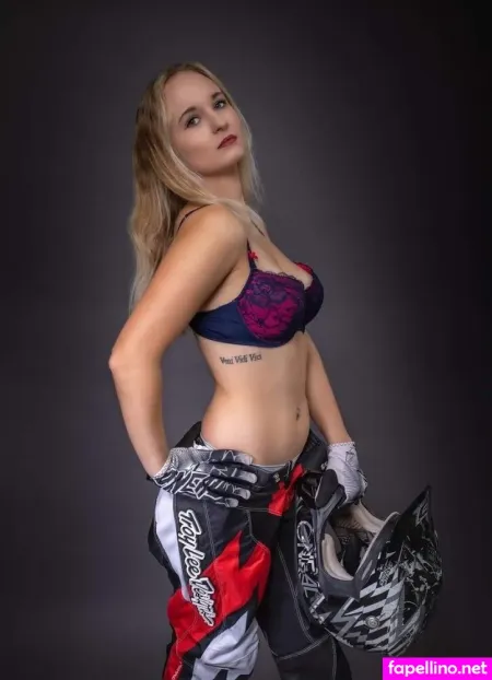 Michellegrsz 112 Michelle OnlyFans Thumbnail #YyGxpXHfDP