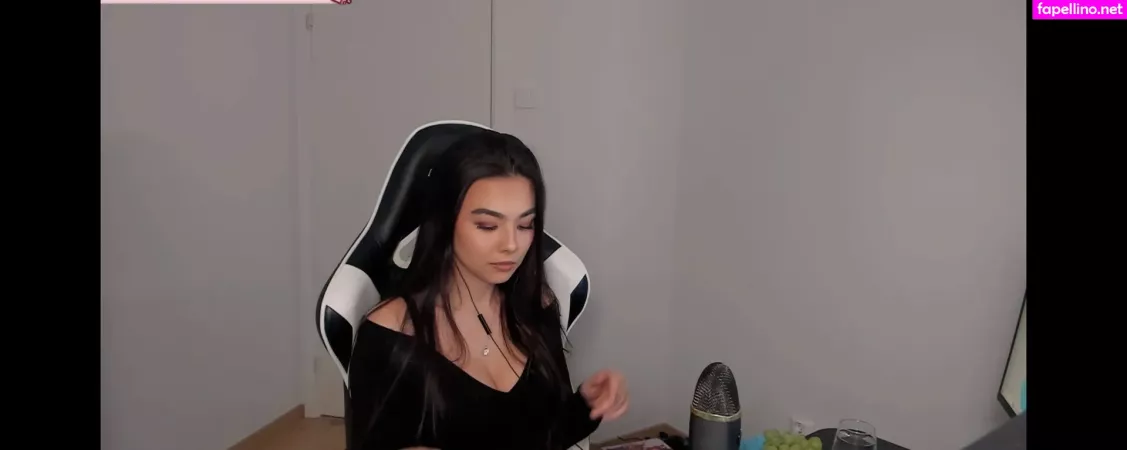 Micheller OnlyFans Thumbnail #IGPiur6xKO