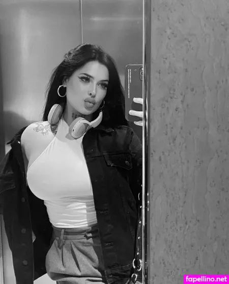 Miciikomal4ndr0 OnlyFans Thumbnail #9KuskbIls4