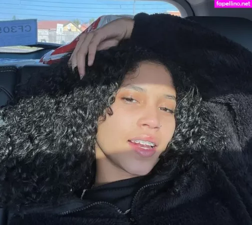 Mickyla Goslett OnlyFans Thumbnail #lrSICh61wv