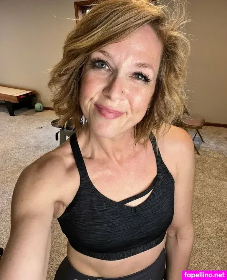 Midwestbetty OnlyFans Thumbnail #9KkK0P6Klw