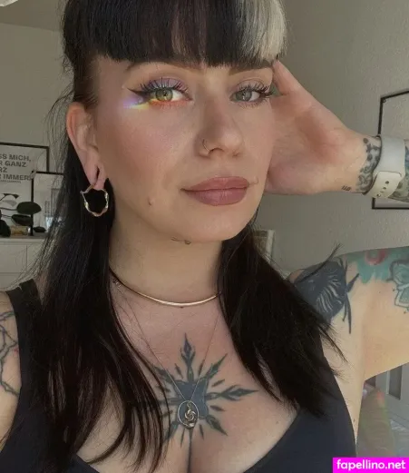 Miezekatz Caro OnlyFans Thumbnail #2AyoX3czp0
