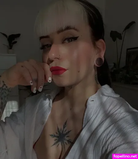 Miezekatz Caro OnlyFans Thumbnail #OSKILgOLNX