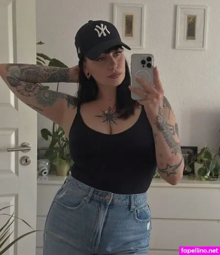 Miezekatz Caro OnlyFans Thumbnail #oX0EhGMSfl