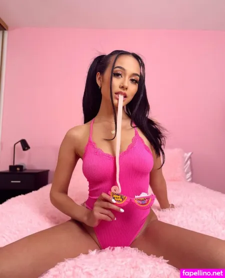 Mihobabyxo OnlyFans Thumbnail #iy5F5jZoJO