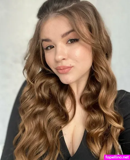 Miiraamii OnlyFans Thumbnail #At5wXZaLar