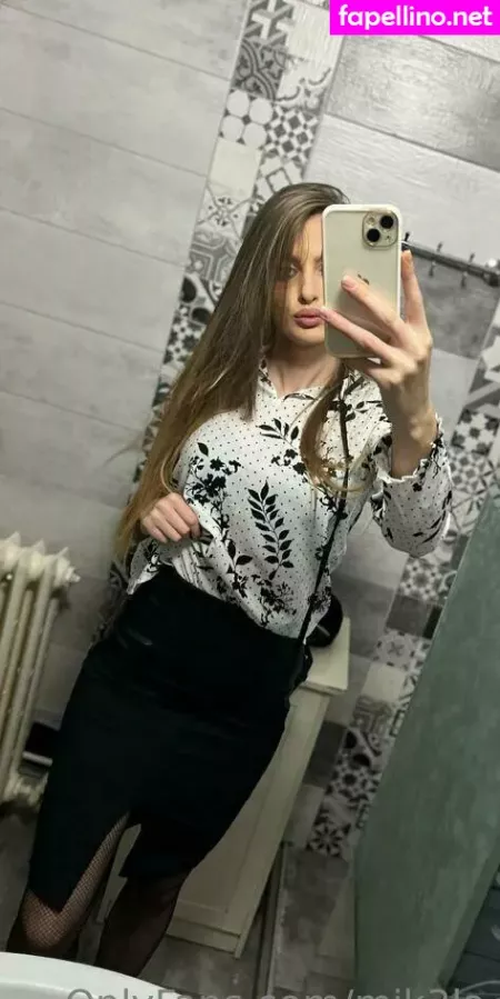 Mik3la OnlyFans Thumbnail #mBs0AXMN6Q