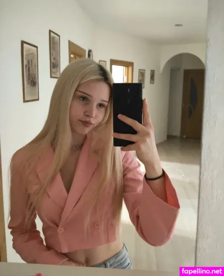 Mikaelataron OnlyFans Thumbnail #4B2Lm0ANBM