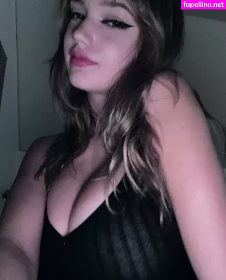 Mikahhlynn 1 OnlyFans Thumbnail #TeunYAP5ln