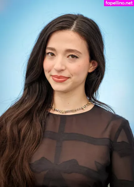 Mikey Madison OnlyFans Thumbnail #bG57la4c93