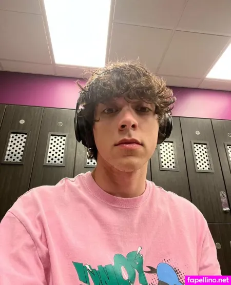 Mikeybarone OnlyFans Thumbnail #2wPwsNPhIp