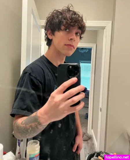 Mikeybarone OnlyFans Thumbnail #XlO6DCEfyj