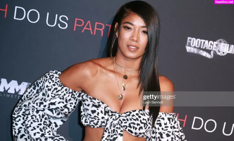 Mila J OnlyFans Thumbnail #TpWnNUBbIQ