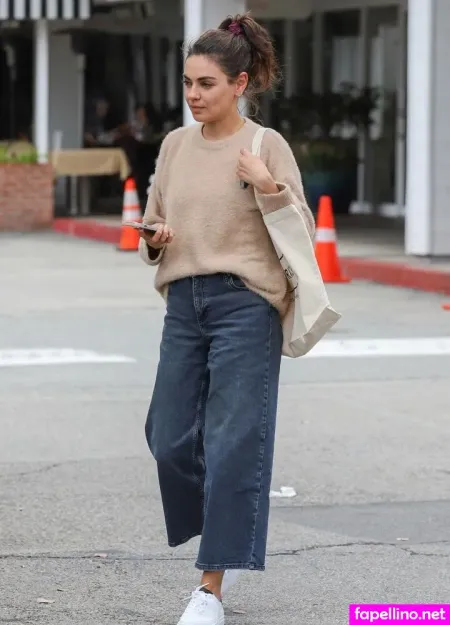 Mila Kunis 1 OnlyFans Thumbnail #5vOeFTcixZ