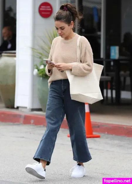 Mila Kunis 1 Main Profile Photo