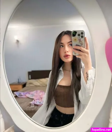 Mila Lia OnlyFans Thumbnail #yCajH8ZcGX