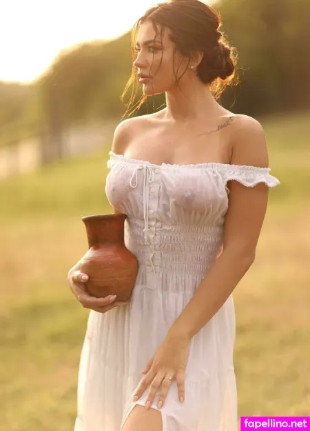 Mila Moon OnlyFans Thumbnail #FFdpOoAMP3