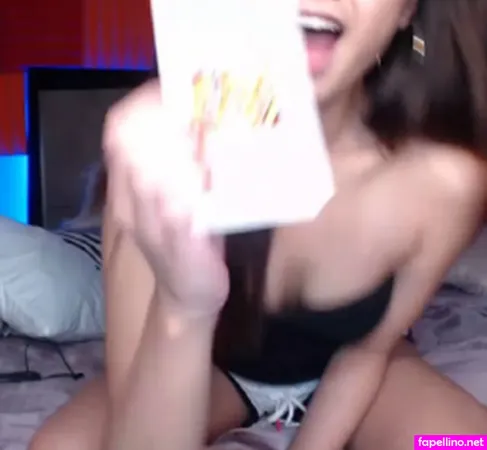 Mila Poonis OnlyFans Thumbnail #vXwDhbrYva