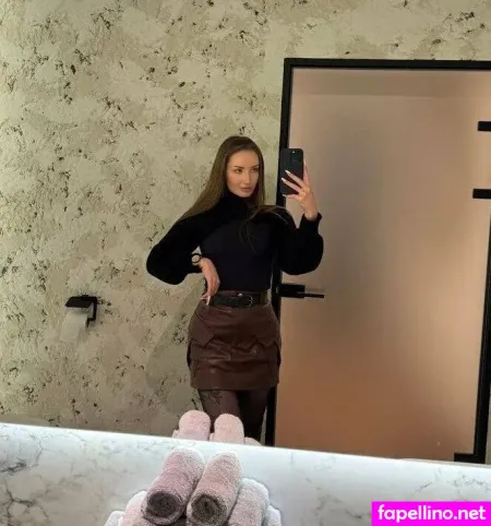 Mila Rosee OnlyFans Thumbnail #XCeHe6jg3E