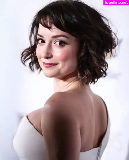 Milana Vayntrub OnlyFans Thumbnail #0WkmC8DMz1