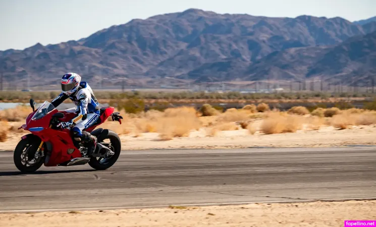 Milangeis OnlyFans Thumbnail #9Vnw5Qj1qi