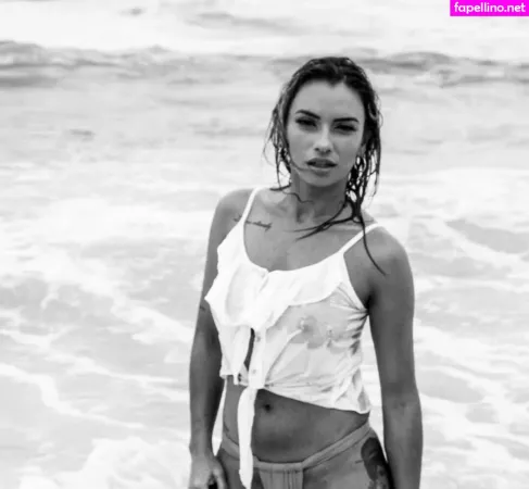 Milena Freitas OnlyFans Thumbnail #b9vZeMzLw3