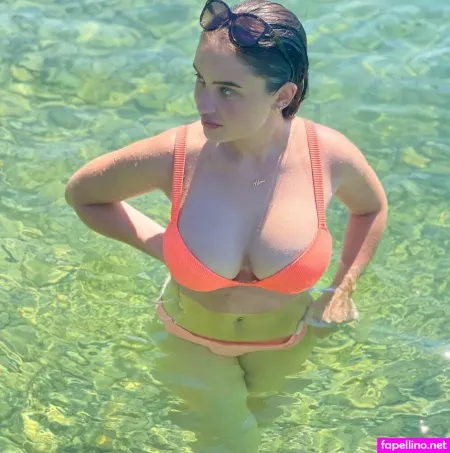 Milena Novacek OnlyFans Thumbnail #C8cni0En1r