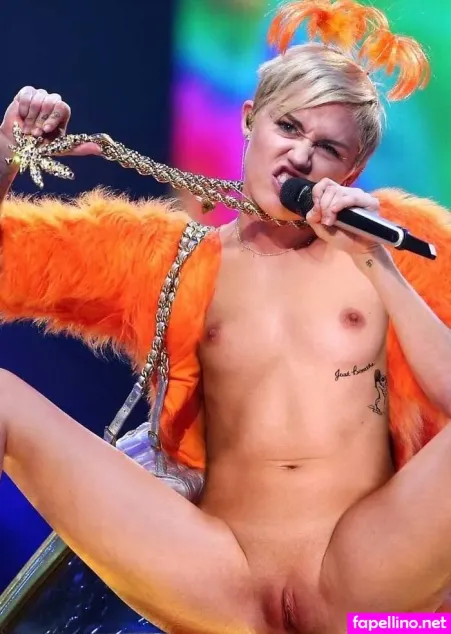 Miley Cyrus Fakes OnlyFans Thumbnail #xQYDnnggIQ