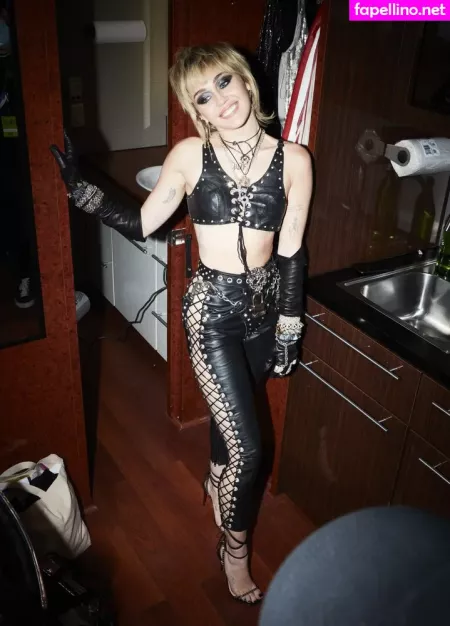 Miley Cyrus OnlyFans Thumbnail #PIEmbZf36A