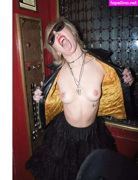 Miley Cyrus OnlyFans Thumbnail #nMsmldLfHq