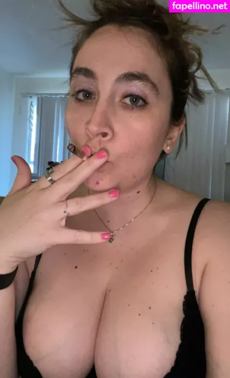 Milfweeed OnlyFans Thumbnail #6Qpb3EEwnd