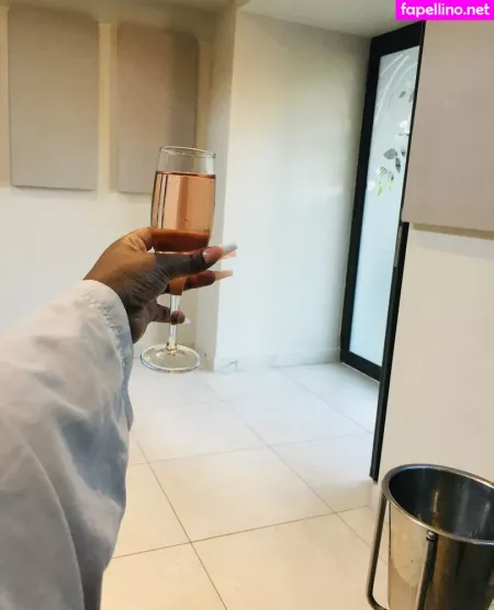 Milkshake Samme OnlyFans Thumbnail #xPGSEDaYGz