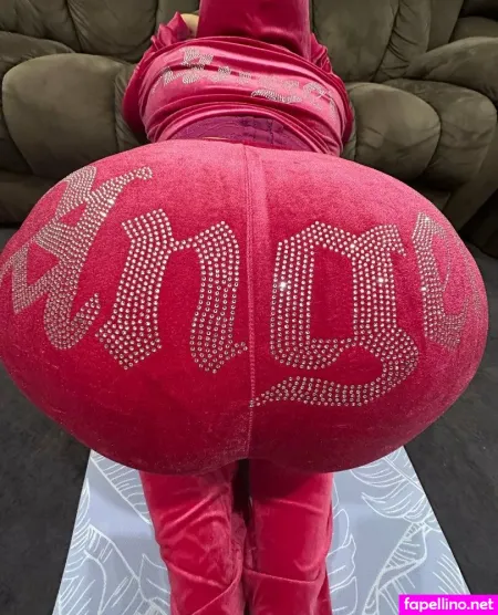 Milkteamayalee OnlyFans Thumbnail #QaP5Uk74J4