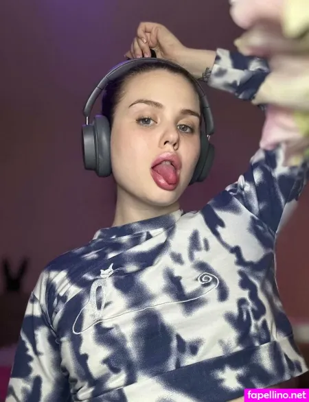 Milky Mia69 OnlyFans Thumbnail #IRYmYtKSZF