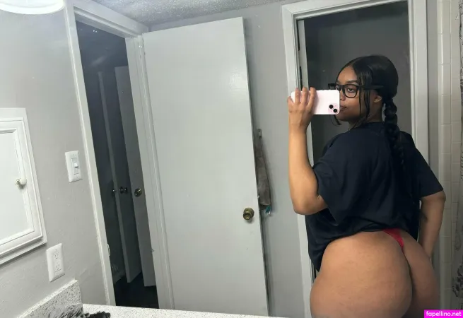 Milkyymommie OnlyFans Thumbnail #fIPmnV2XVS