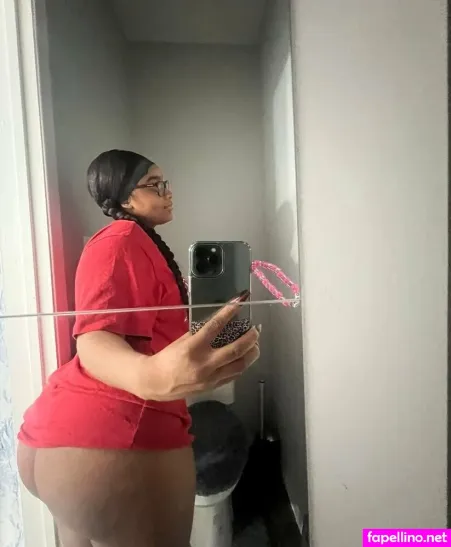Milkyymommie OnlyFans Thumbnail #yTdsG0F0Ky