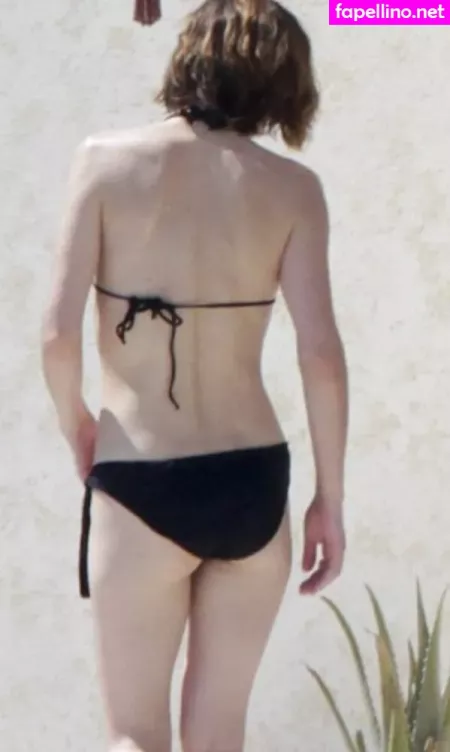 Milla Jovovich OnlyFans Thumbnail #B8RaqU6y7r