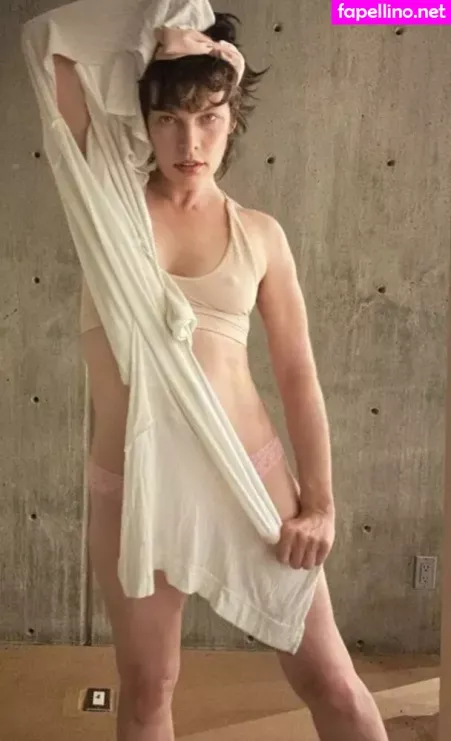 Milla Jovovich OnlyFans Thumbnail #V22x0xXFVQ