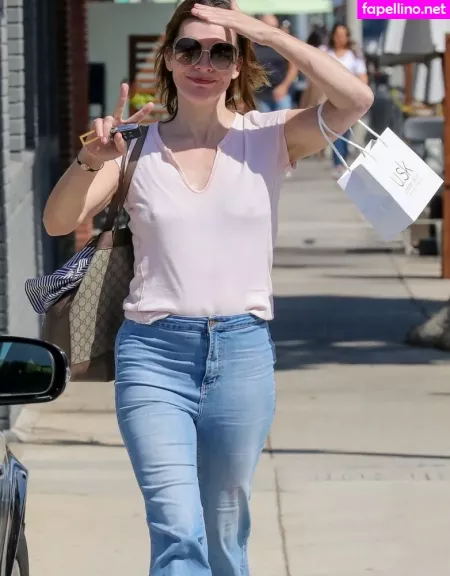 Milla Jovovich OnlyFans Thumbnail #dQ0rR6v9m7