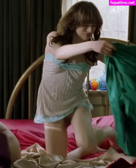 Milla Jovovich OnlyFans Thumbnail #dnPIYtxyuo