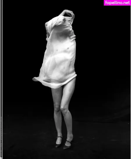 Milla Jovovich OnlyFans Thumbnail #zEdO0i7yAO